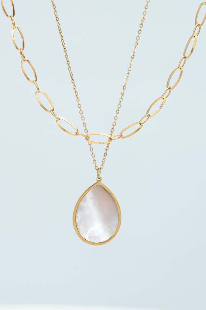 Holly Mother-of-Pearl Necklace