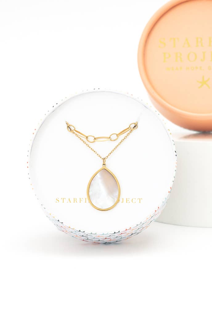 Holly Mother-of-Pearl Necklace