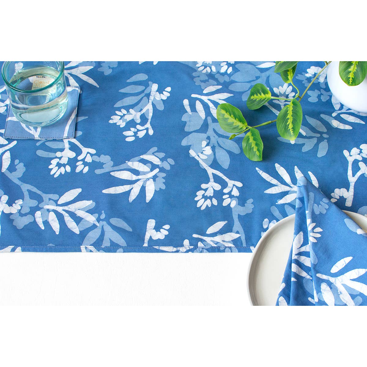 Water Hyacinth Short Table Runner