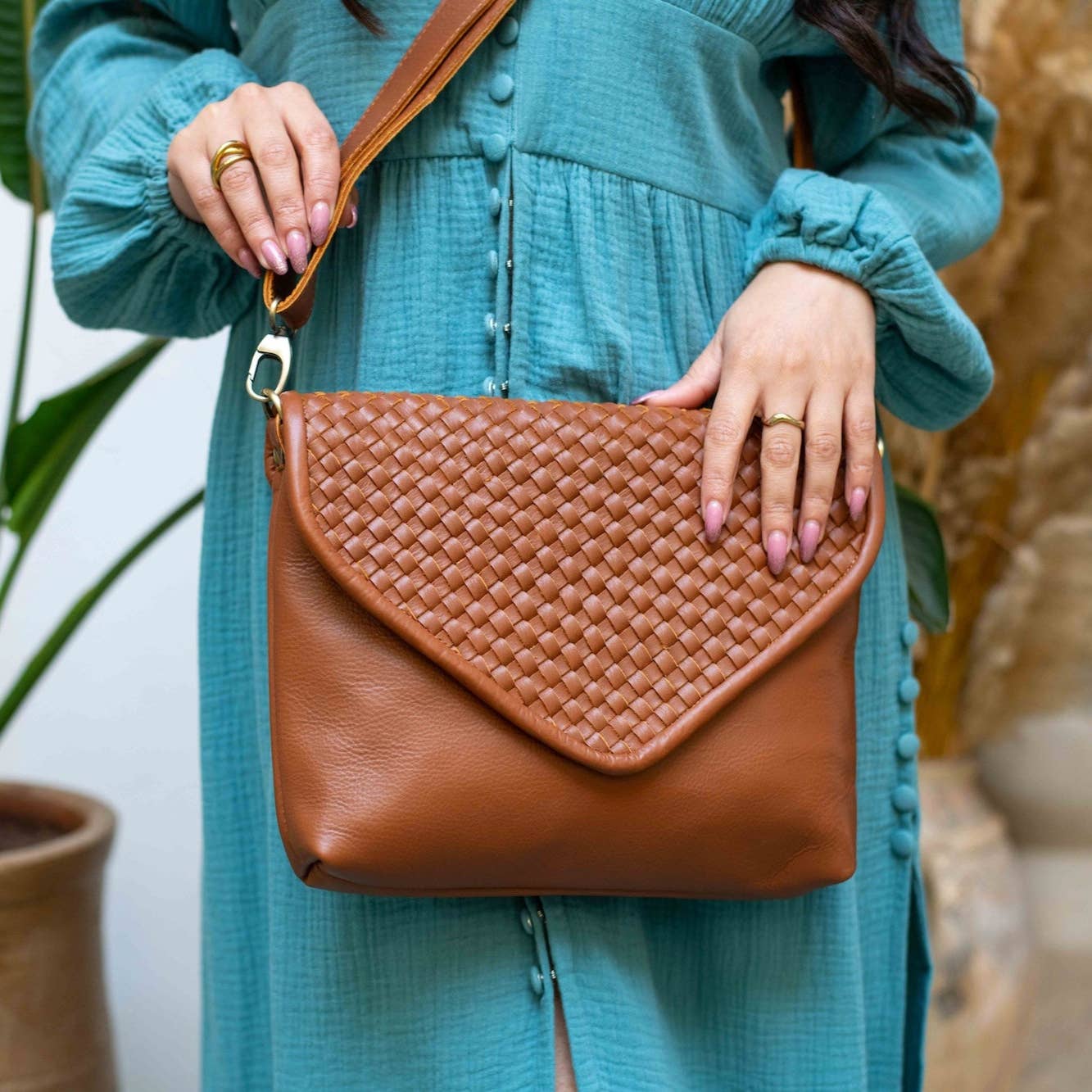 Woven Braided Leather Everyday Bag–Lightweight