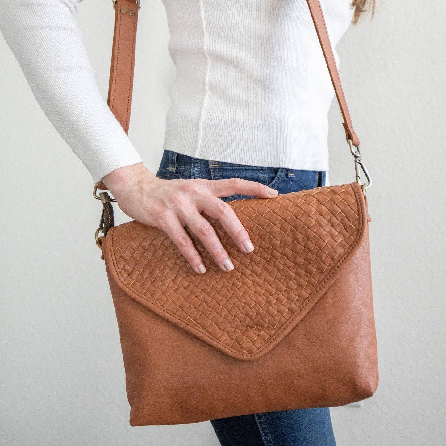 Woven Braided Leather Everyday Bag–Lightweight
