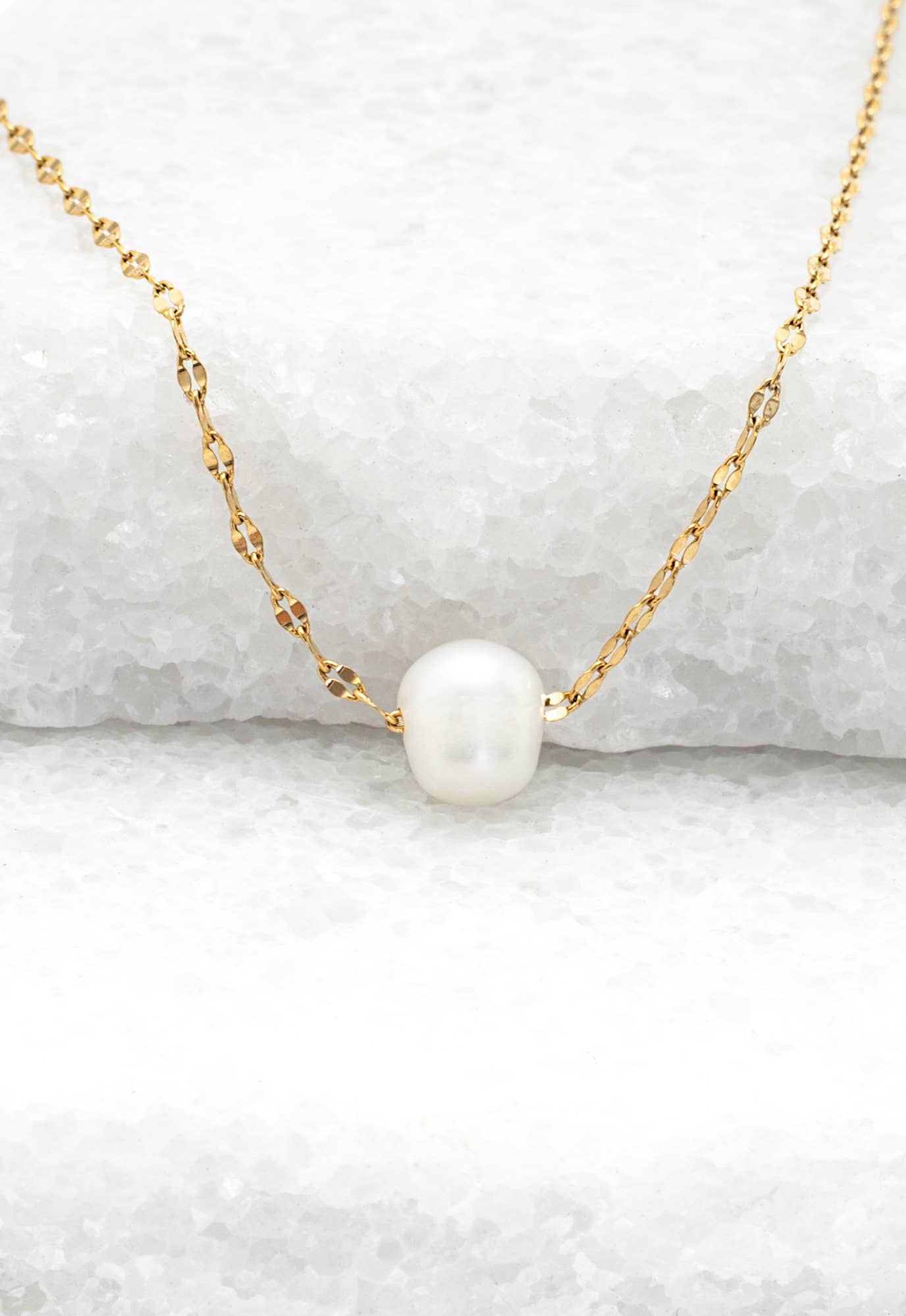 Annie Gold Pearl Necklace